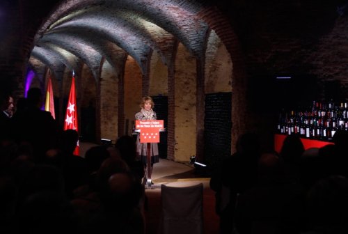 Выступление Губернатора Мадрида Эсперансы Агирре Esperanza Aguirre  в Королевских Винных Погребах в Аранхуэсе