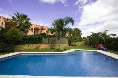 Дом Таунхаус в Марбелье Marbella 175 м2 , участок 45 м2  Marbella Townhouse