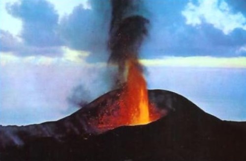 Последнее извержение вулкана а Испании в 1971 году Вулкан Тенегиа Volcán Teneguía остров Ла Пальма Канарские острова