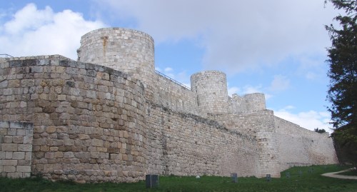 Замок Крепость в городе Бургос Кастильо де Бургос  Castillo de Burgos постоенный в 884 году.