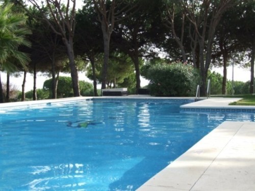 Вилла на 6-7 человек недалеко от Марбельи в очень зеленой зоне Кабопино Cabopino