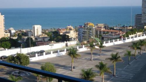 Апартаменты в Торремолиносе Torremolinos ,1 спальня, 1 ванна, общая площадь 50 м2, + терраса 5м2,, с видом на море.