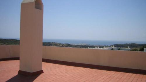 Недвижимость в Испании. Продажа апартаментов (пентхаус) 100 м2 , цена 96.000 евро Коста дель Соль Costa del Sol , Эстепона Estepona ,15 км от Марбельи Marbella