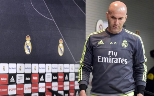 Полный, основной состав футбольного клуба Реал Мадрид Real Madrid сезон 2016-2017 . Фото и номера футболистов.