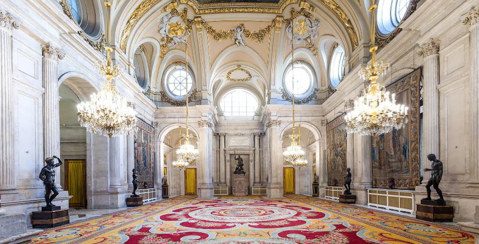 Индивидуальные и групповые экскурсии в Королевский Дворец в Мадриде. Колонный Зал.