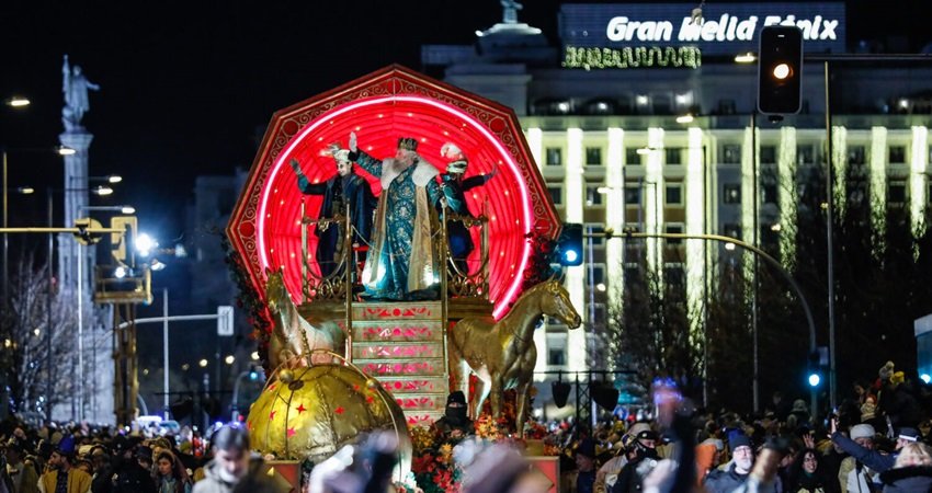 С Наступающим Рождеством и Новым 2026 годом, поздравления от турфирмы "МадридРус MadridRus"!!!